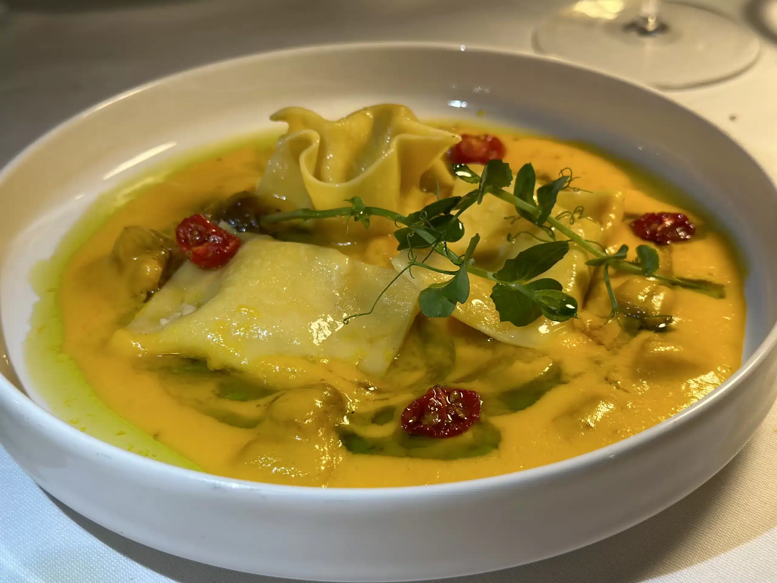 Lokanta by Divan - Divan Bodrum Hotel - Türkbükü Restoranları 3 lokanta by divan bodrum ravioli 1